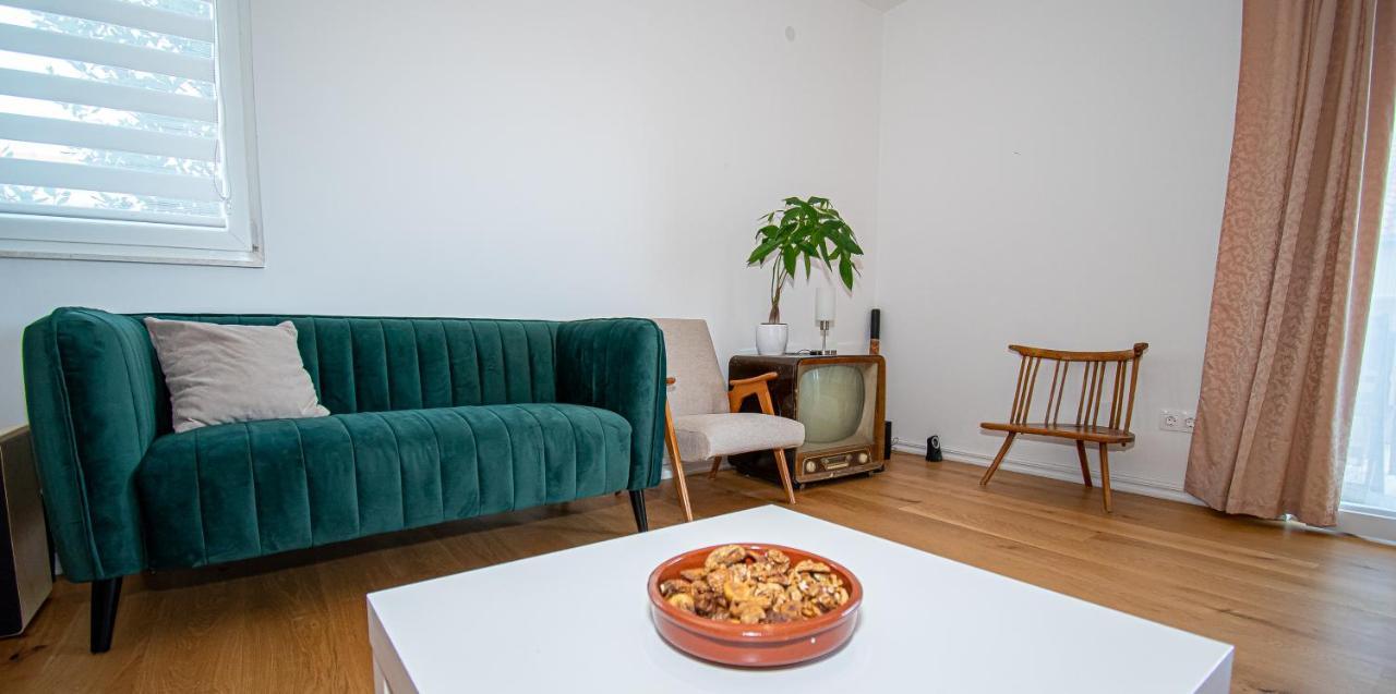 Apartment Nikola Kaštel Novi Eksteriør bilde