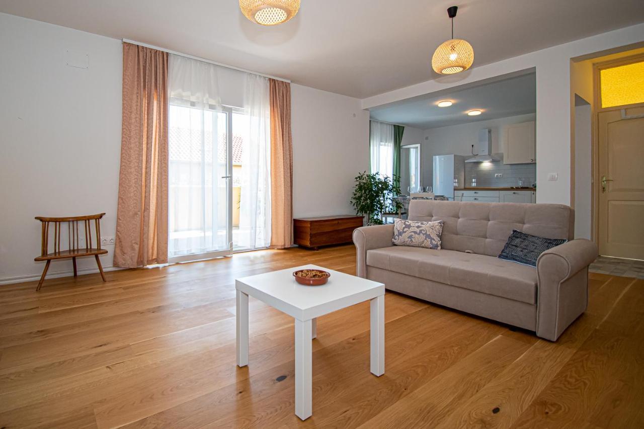 Apartment Nikola Kaštel Novi Eksteriør bilde